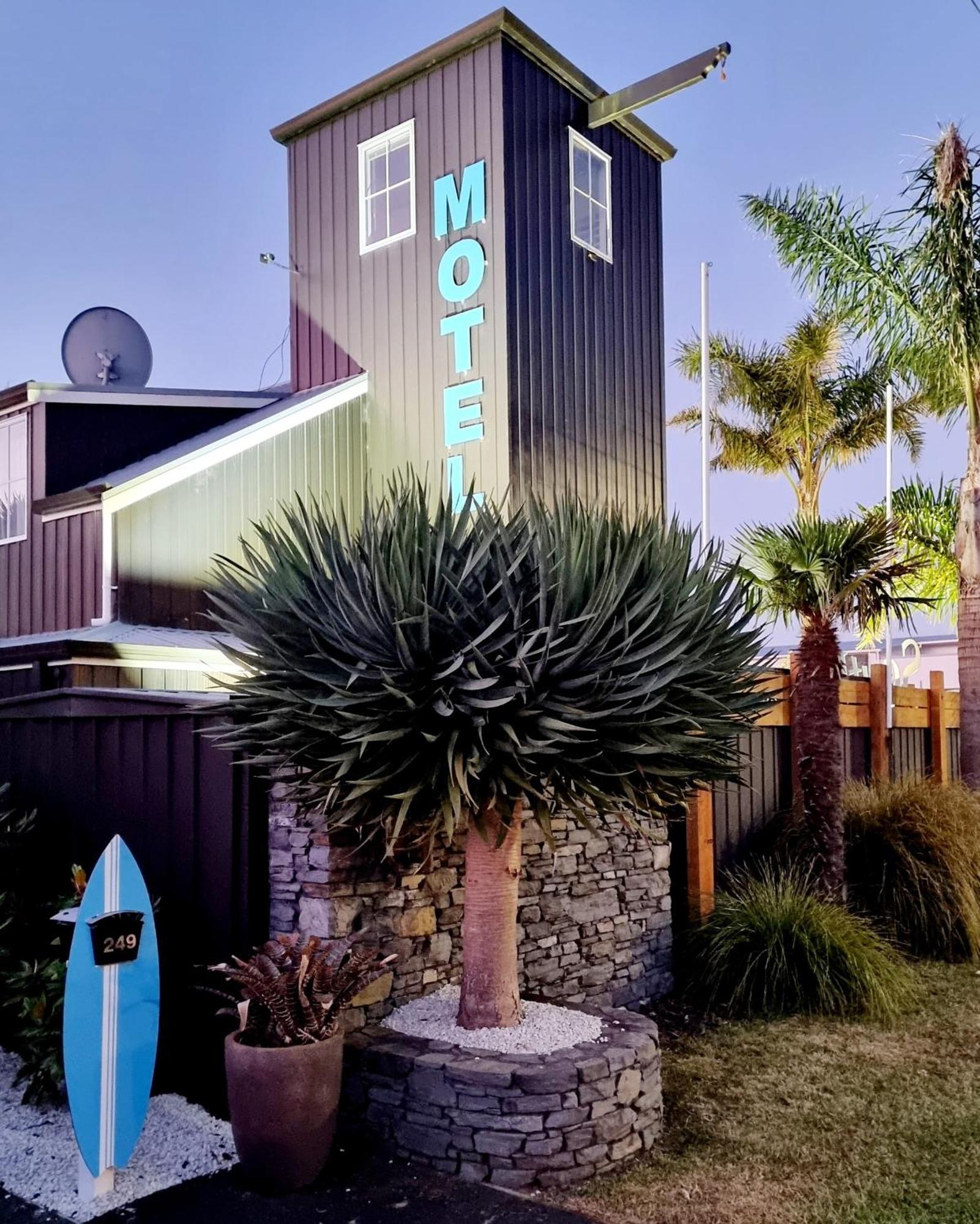 Southpacific Motel Whangamata Exterior foto